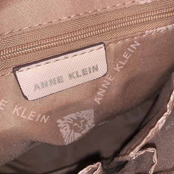 Anne Klein satchel with Crossbody strap - Picture 9 of 9